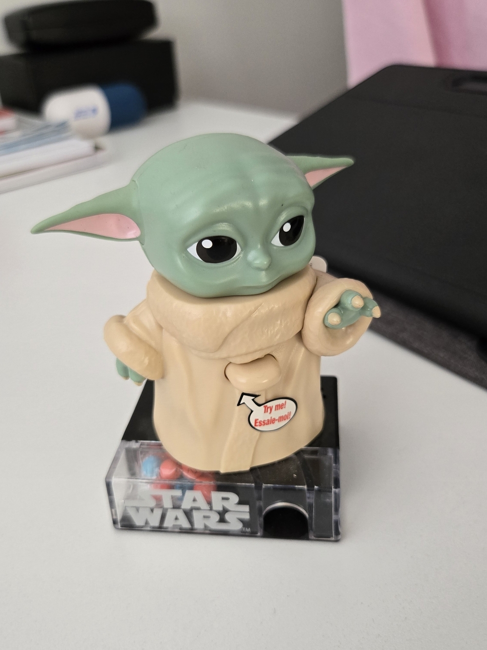 Star Wars Grogu Figure in Green and Cream - Interactive Display Toy